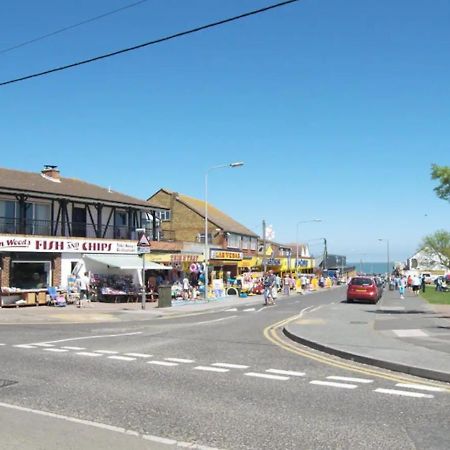 2 Bedroom Caravan With Sea Views Eastchurch Extérieur photo