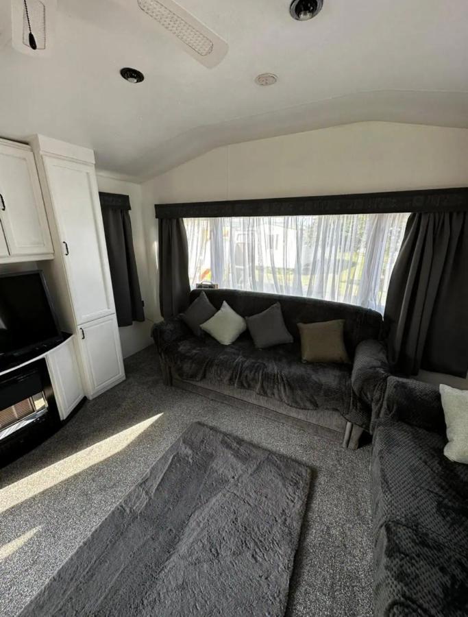 2 Bedroom Caravan With Sea Views Eastchurch Extérieur photo