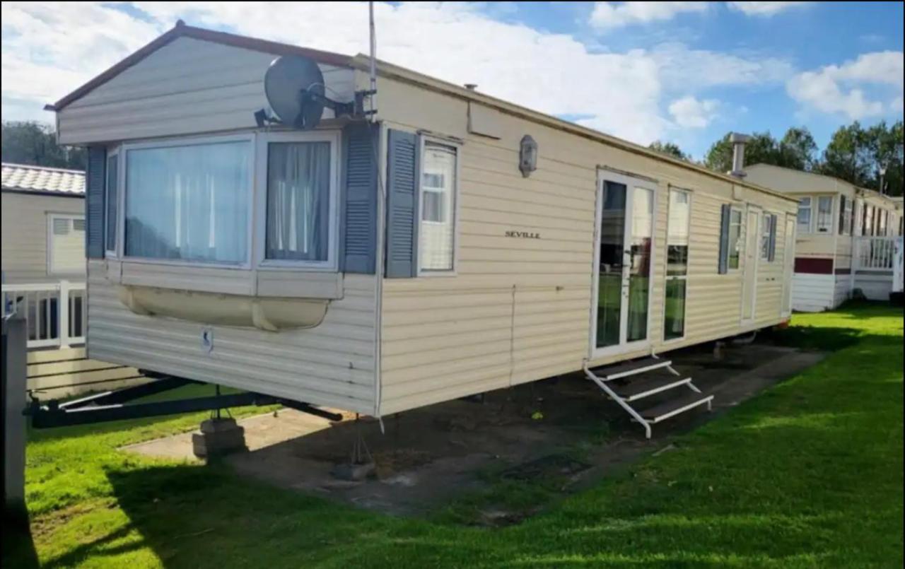 2 Bedroom Caravan With Sea Views Eastchurch Extérieur photo