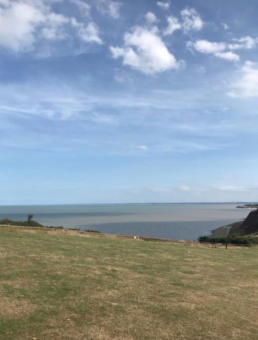 2 Bedroom Caravan With Sea Views Eastchurch Extérieur photo