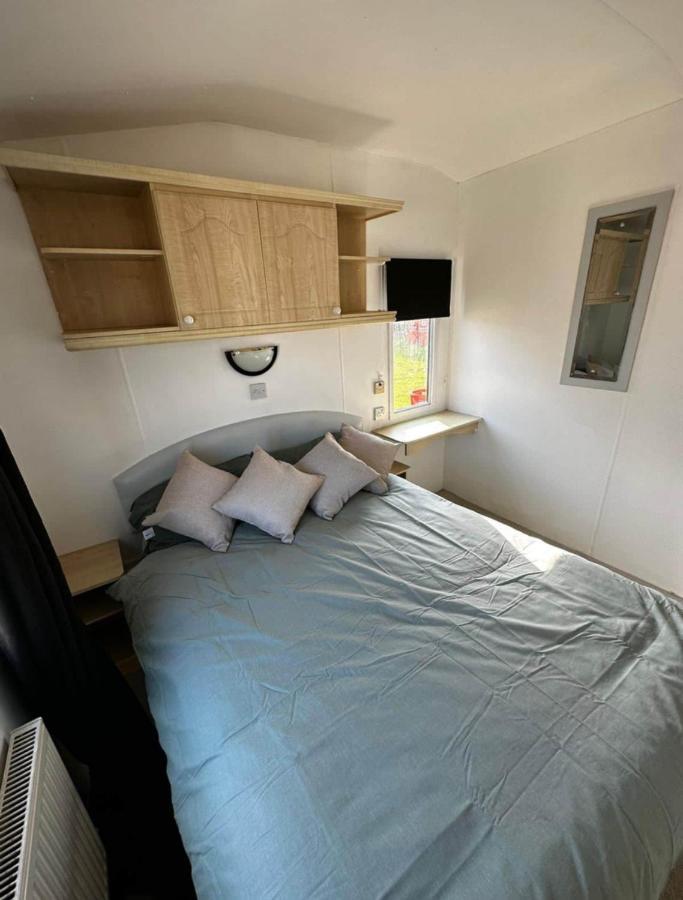 2 Bedroom Caravan With Sea Views Eastchurch Extérieur photo