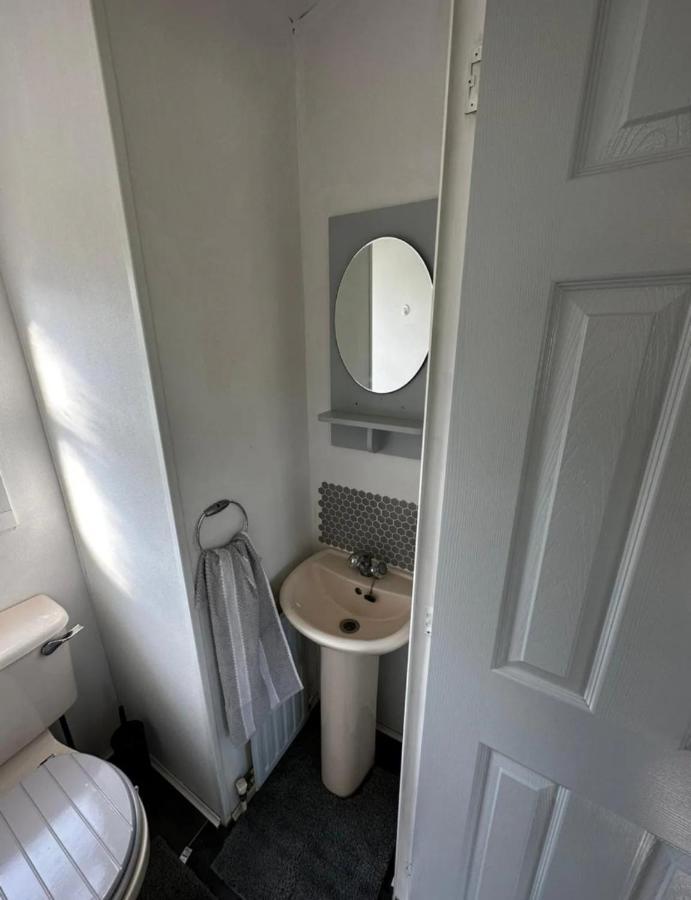 2 Bedroom Caravan With Sea Views Eastchurch Extérieur photo
